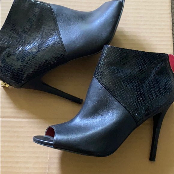 Heels - Picture 4 of 5